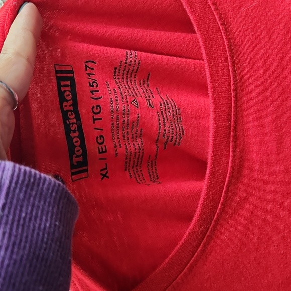 🔴 3 for $10 "Let me see that tootsie roll" Graphic Tee . - Picture 3 of 3